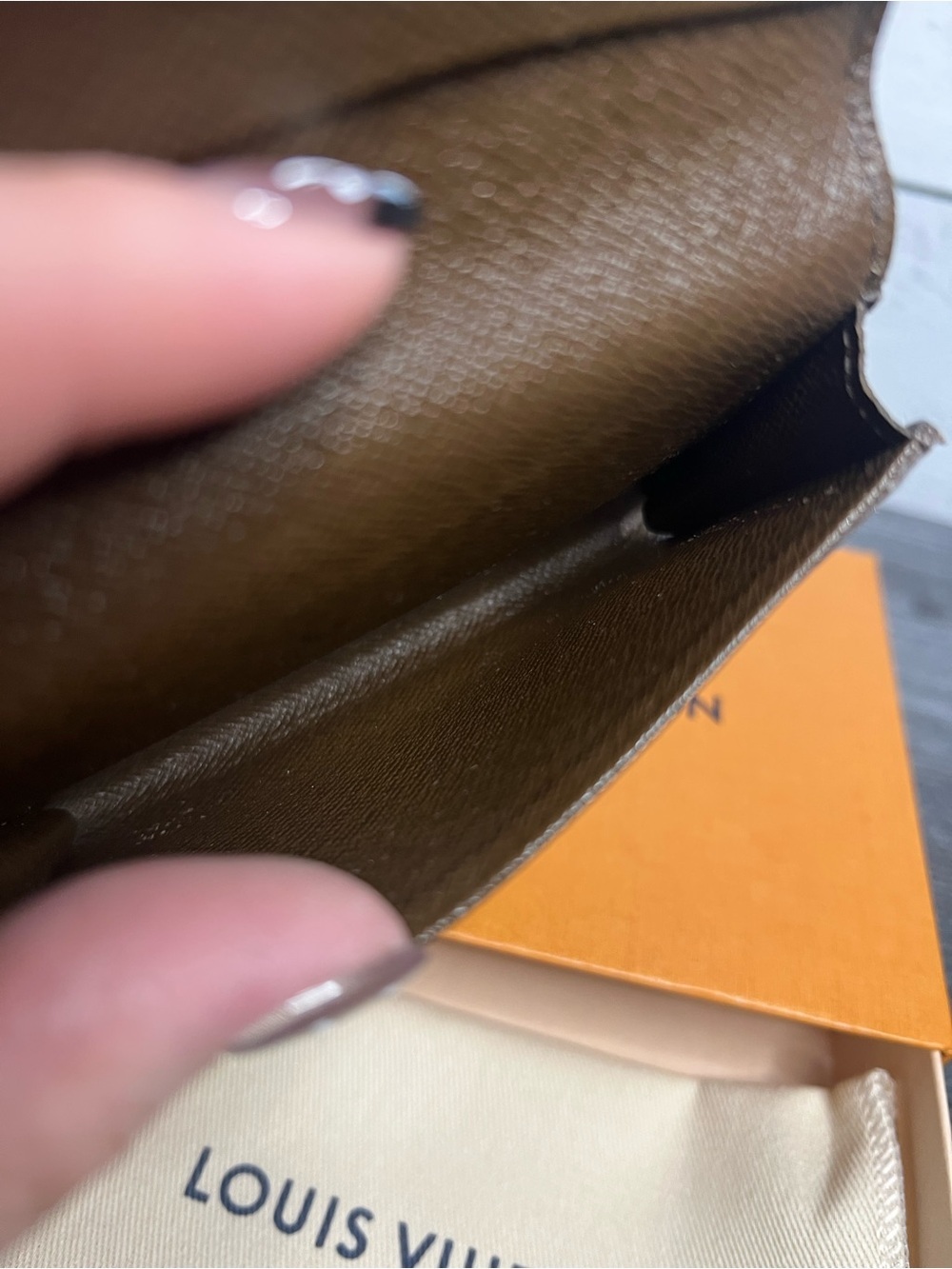 Authentic Louis Vuitton Men's Brown Card Case Taiga Leather - Picture 4 of 7